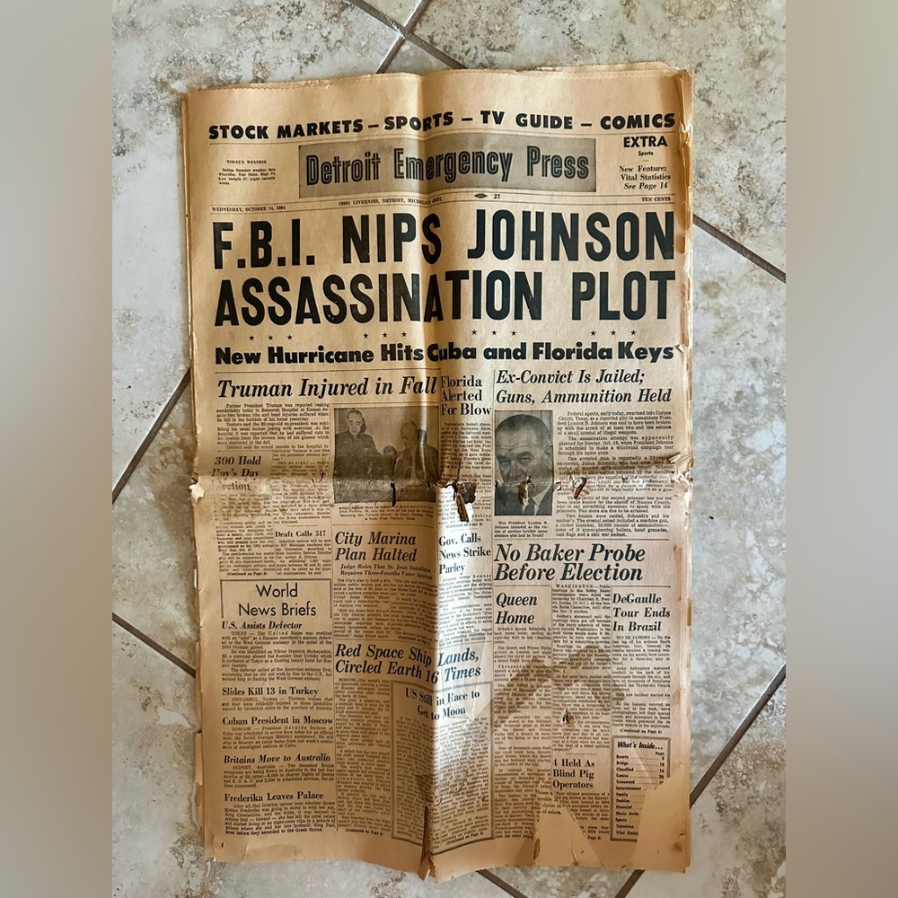 🍀Ephemra F.B.I. NIPS JOHNSON ASSASSINATION PLOT Detroit News October 14, 1964